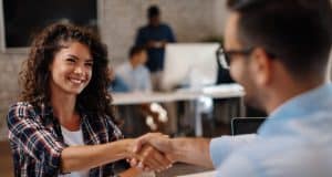 Entrevista de Trabajo 101: Las Claves para Dejar una Impresión Inolvidable. Entrevista de Trabajo