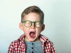 Síndrome de tourette: que es y cuantos tipos hay ¿Sabías que el síndrome de Tourette es un trastorno neurológico complejo que se manifiesta a través de tics motores y vocales repetitivos?