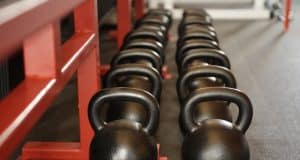 Descubriendo los gimnasios top de Barcelona: una guía para el bienestar físico Black Kettle Bell Lot