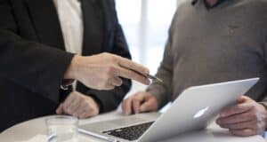 ¿Cómo elegir una consultora ISO en Girona? empresa consultora