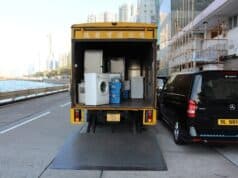 Empresa de mudanzas en Barcelona: qué tener en cuenta antes de contratar white front-load washer in yellow delivery truck